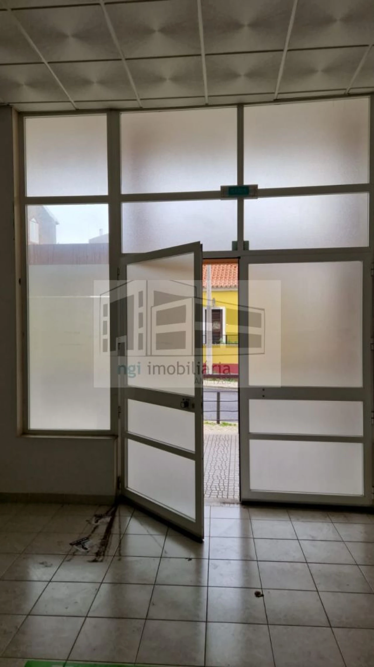 Loja para Venda em Setubal (São Sebastião) Foto 10