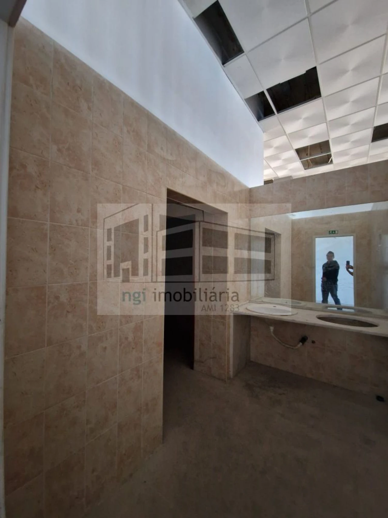 Loja para Venda em Setubal (São Sebastião) Foto 12