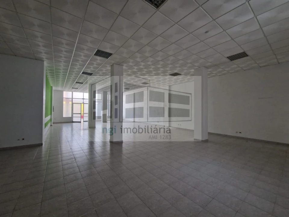 Loja para Venda em Setubal (São Sebastião) Foto 2