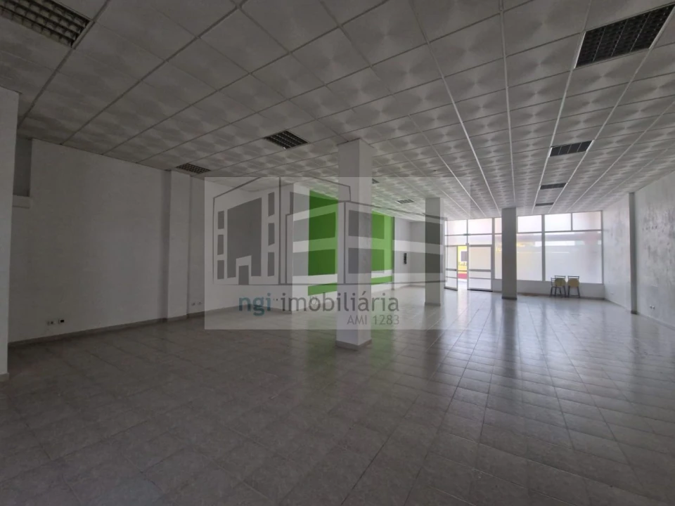 Loja para Venda em Setubal (São Sebastião) Foto 4