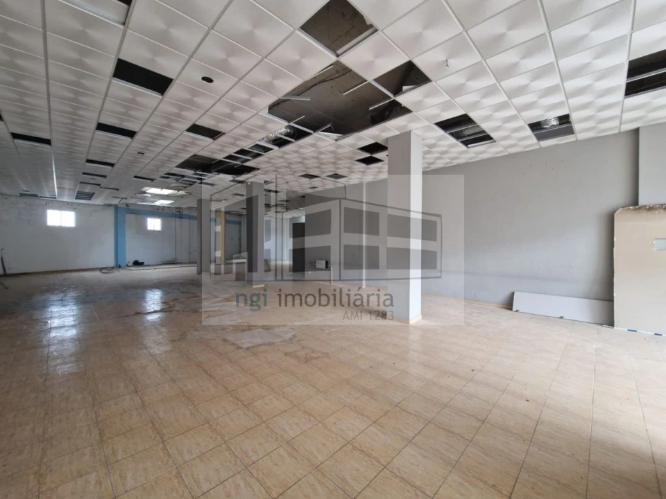 Loja para Venda em Setubal (São Sebastião) Foto 8