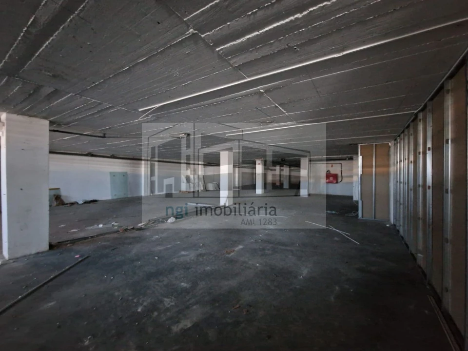 Loja para Venda em Setubal (São Sebastião) Foto 11