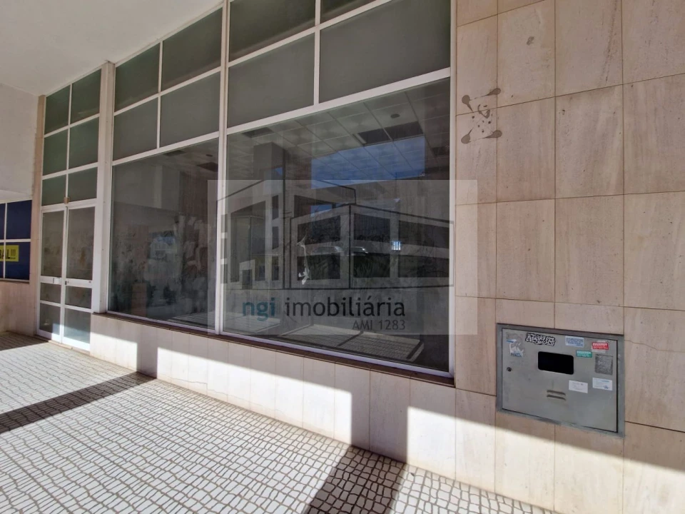 Loja para Venda em Setubal (São Sebastião) Foto 23