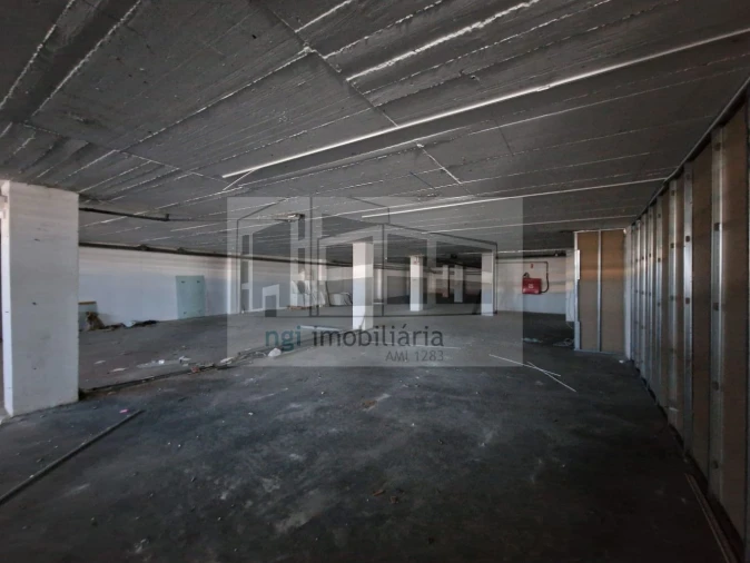 Loja para Venda em Setubal (São Sebastião) Foto 11