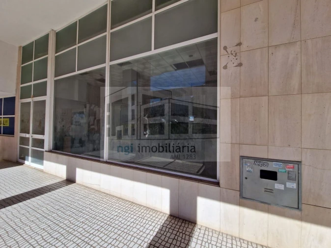 Loja para Venda em Setubal (São Sebastião) Foto 23