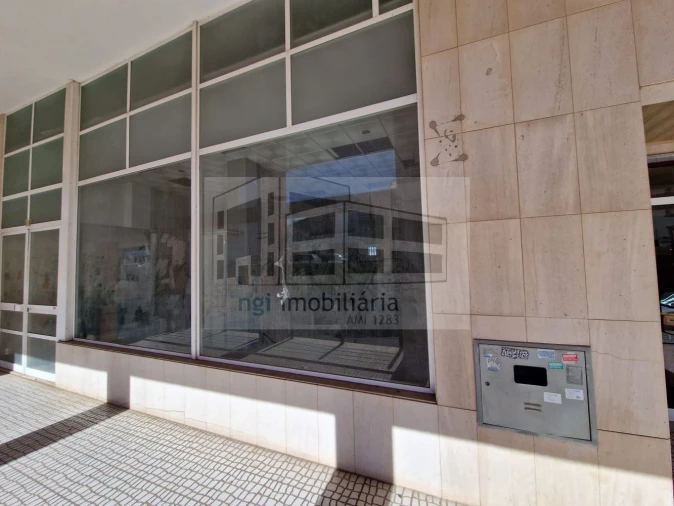 Loja para Venda em Setubal (São Sebastião) Foto 24