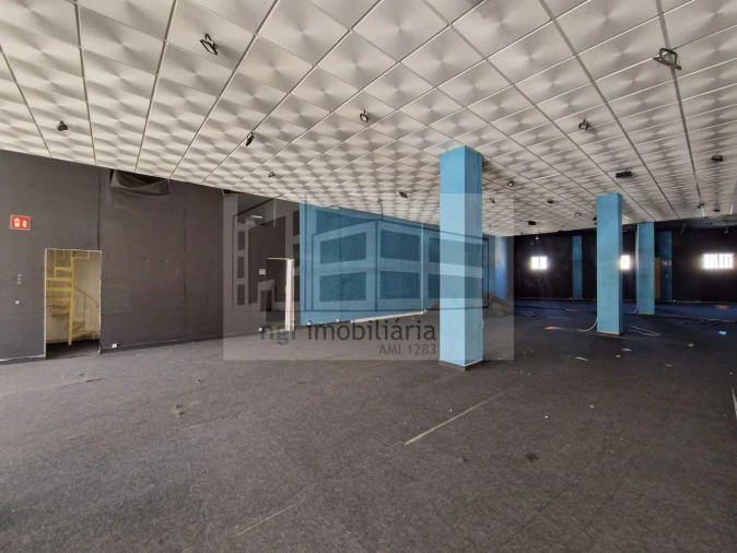 Loja para Venda em Setubal (São Sebastião) Foto 16