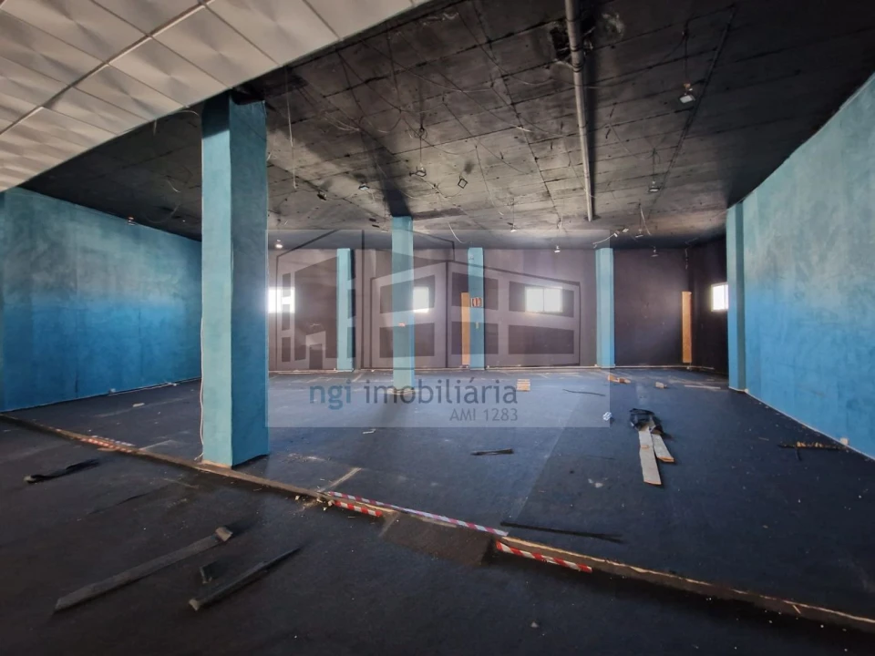 Loja para Venda em Setubal (São Sebastião) Foto 3