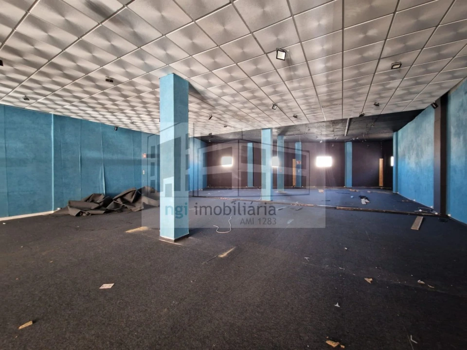 Loja para Venda em Setubal (São Sebastião) Foto 4