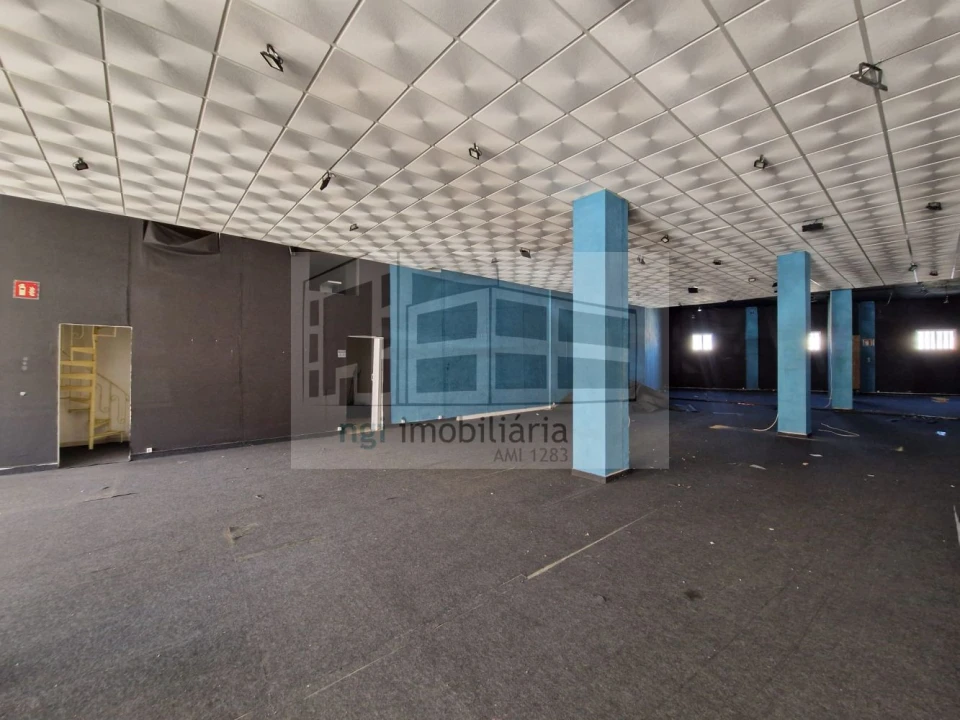 Loja para Venda em Setubal (São Sebastião) Foto 16