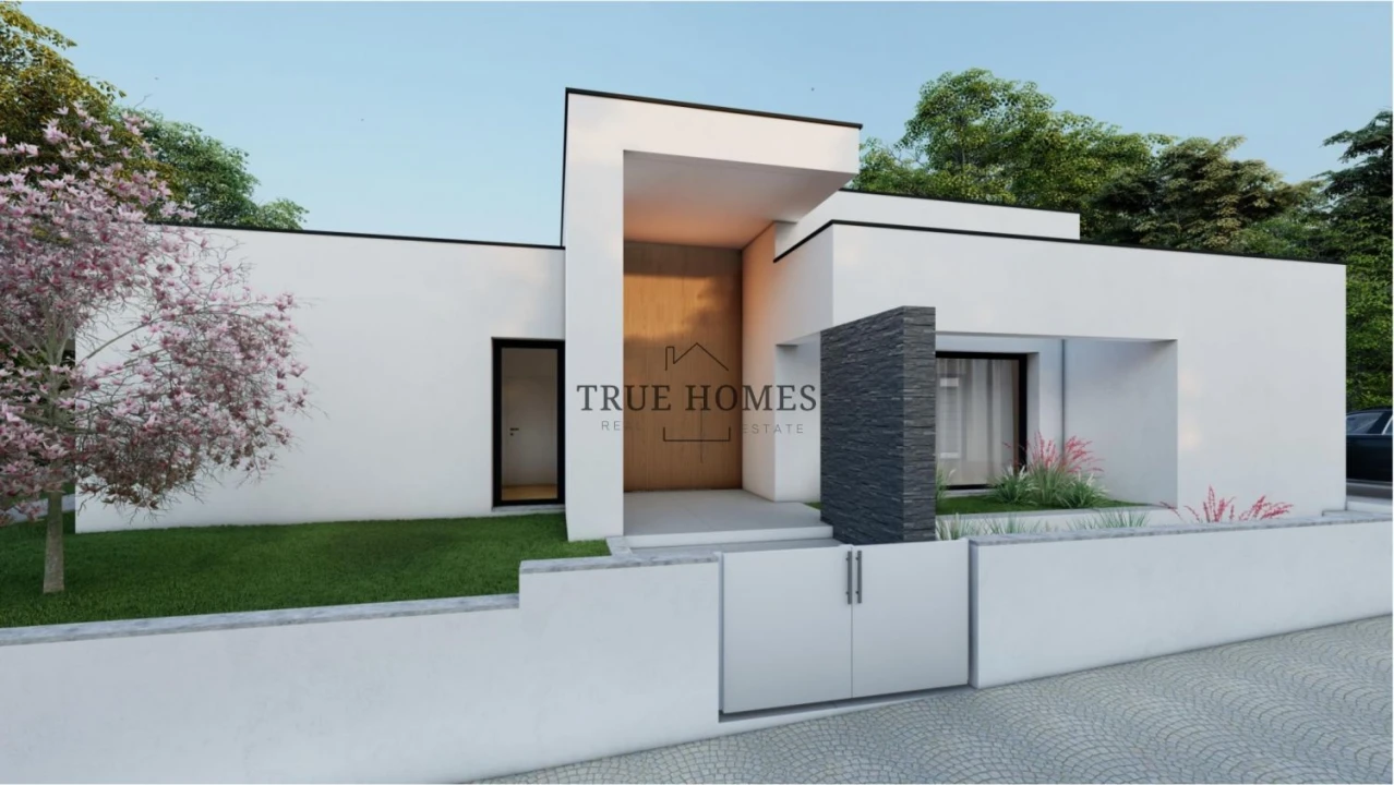 Moradia T4 para Venda em Corroios Foto 1