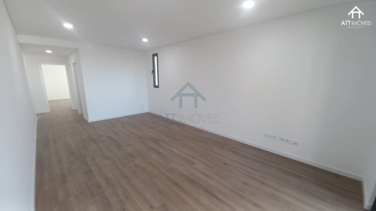 Apartamento T2 para Venda em São Martinho Foto 4