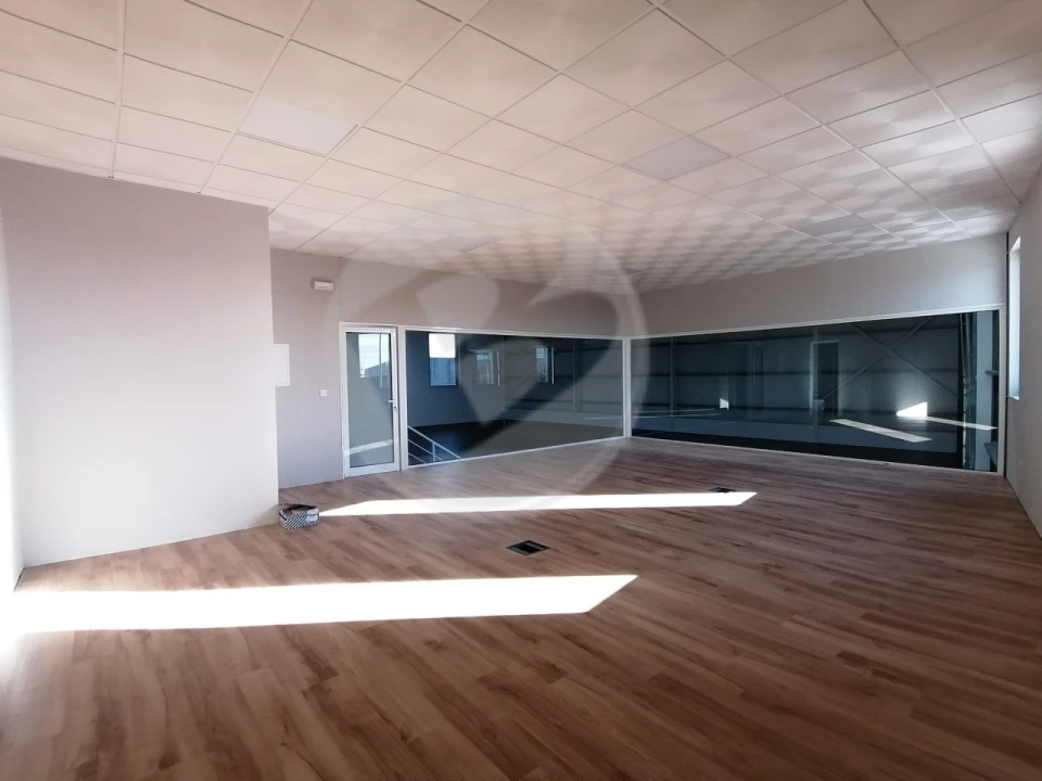 Armazém para Venda em Aver-O-Mar, Amorim e Terroso Foto 7