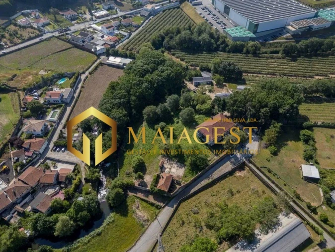 Moradia T10 para Venda em Vila de Cucujães Foto 11