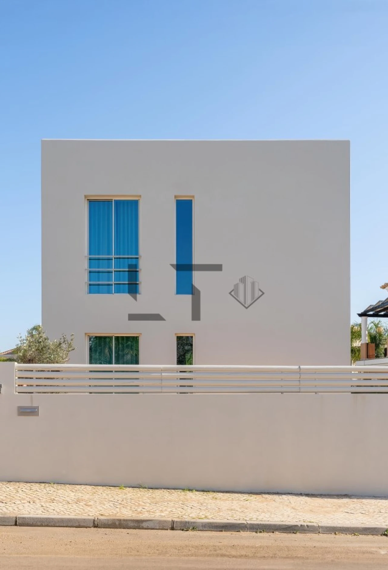 Moradia T3 para Venda em Santa Barbara de Nexe Foto 3