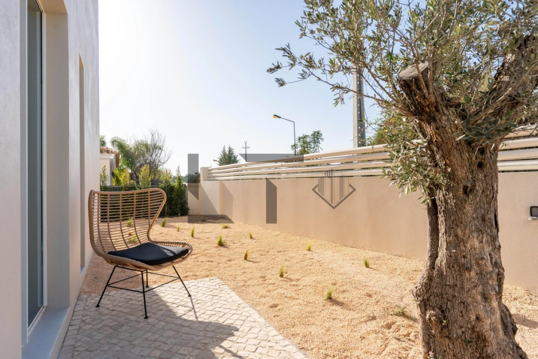 Moradia T3 para Venda em Santa Barbara de Nexe Foto 7