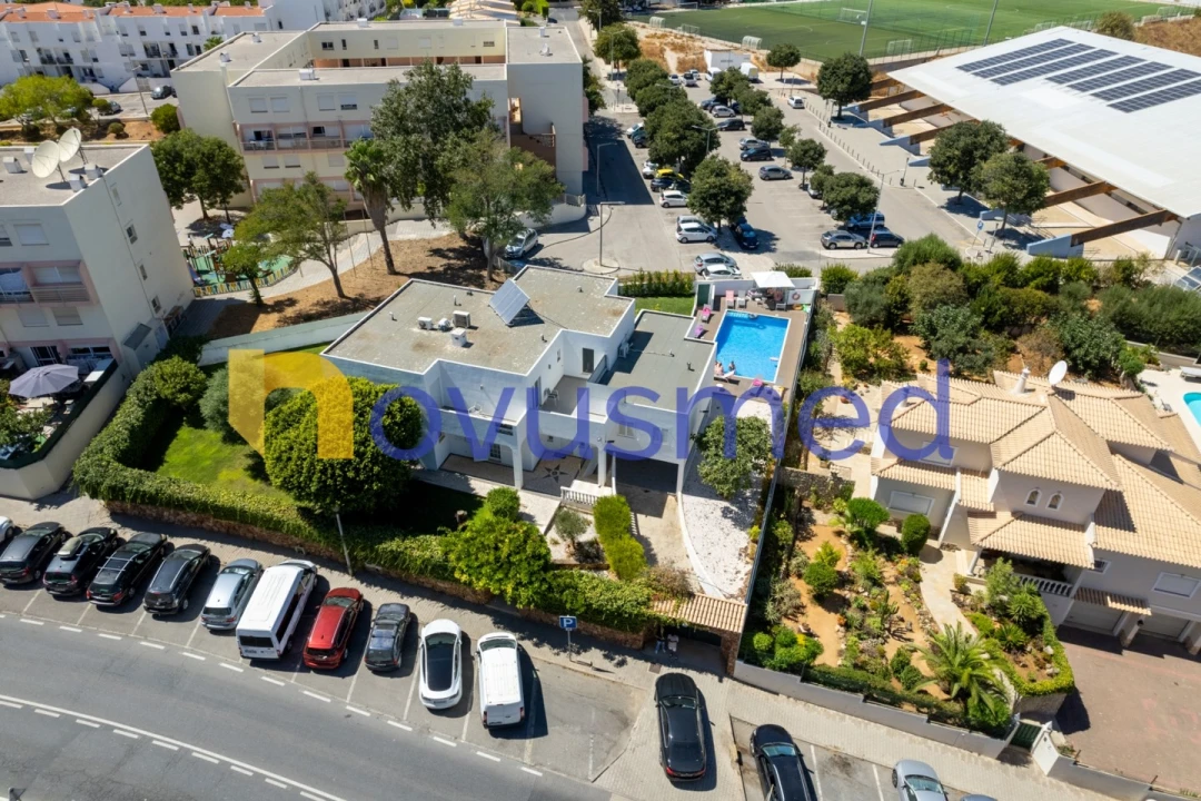 Moradia T7 para Venda em Albufeira e Olhos de Água Foto 2