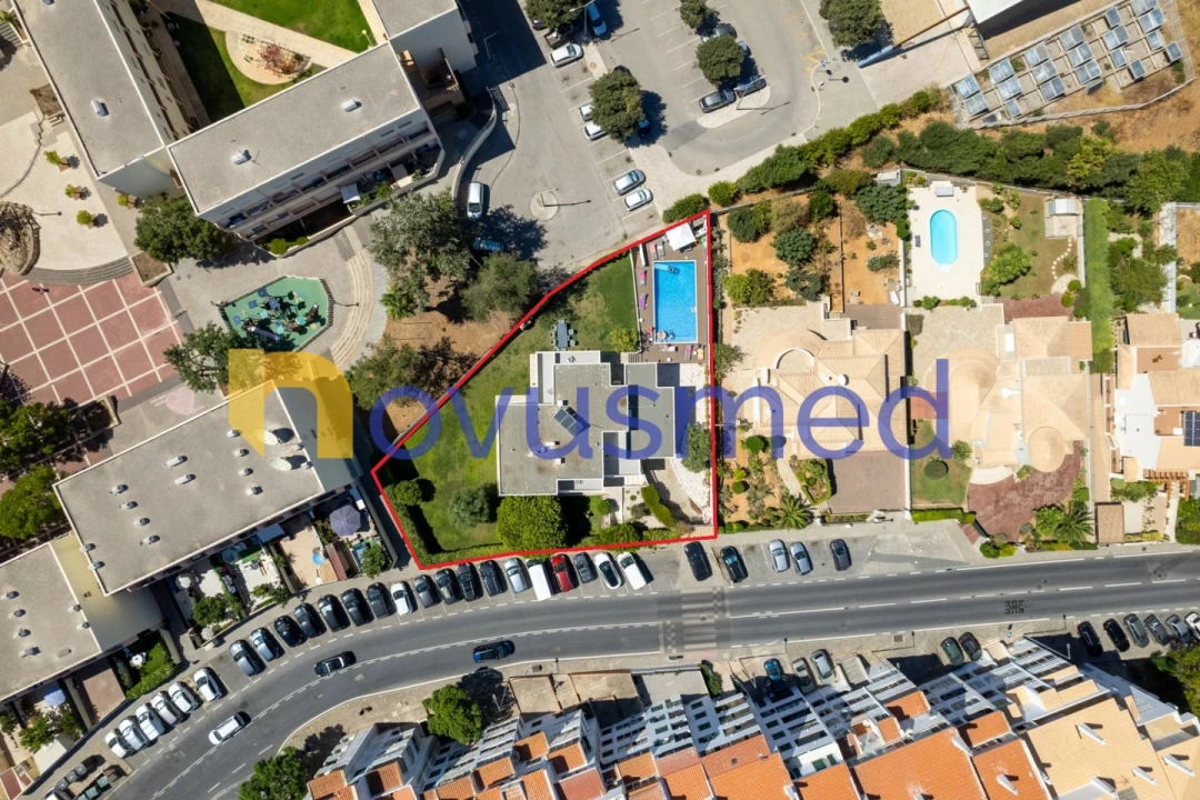 Moradia T7 para Venda em Albufeira e Olhos de Água Foto 9
