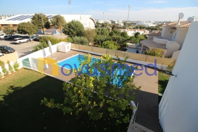 Moradia T7 para Venda em Albufeira e Olhos de Água