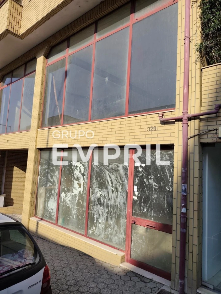 Loja para Venda em Mafamude e Vilar do Paraíso Foto 2