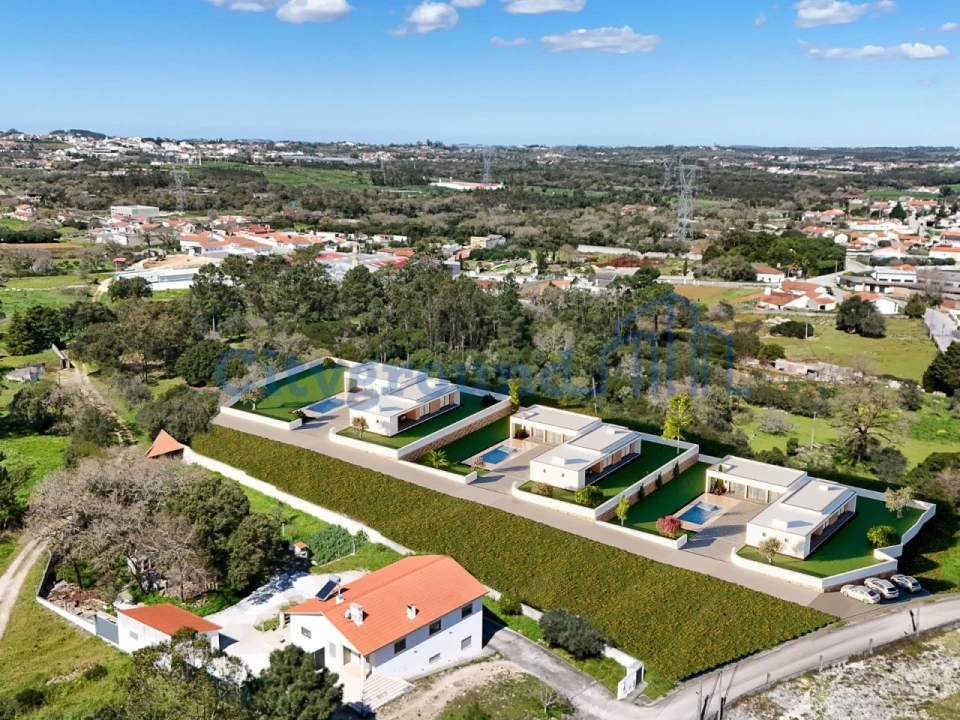 Moradia T3 para Venda em Turquel Foto 9