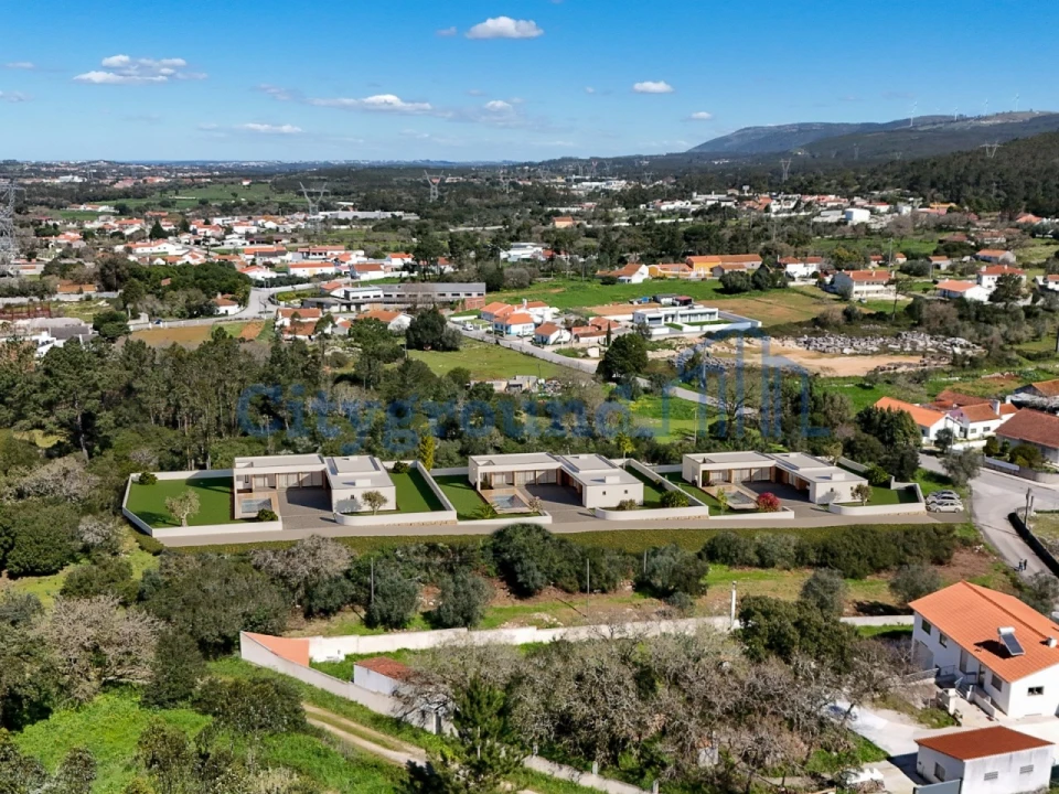 Moradia T3 para Venda em Turquel Foto 10