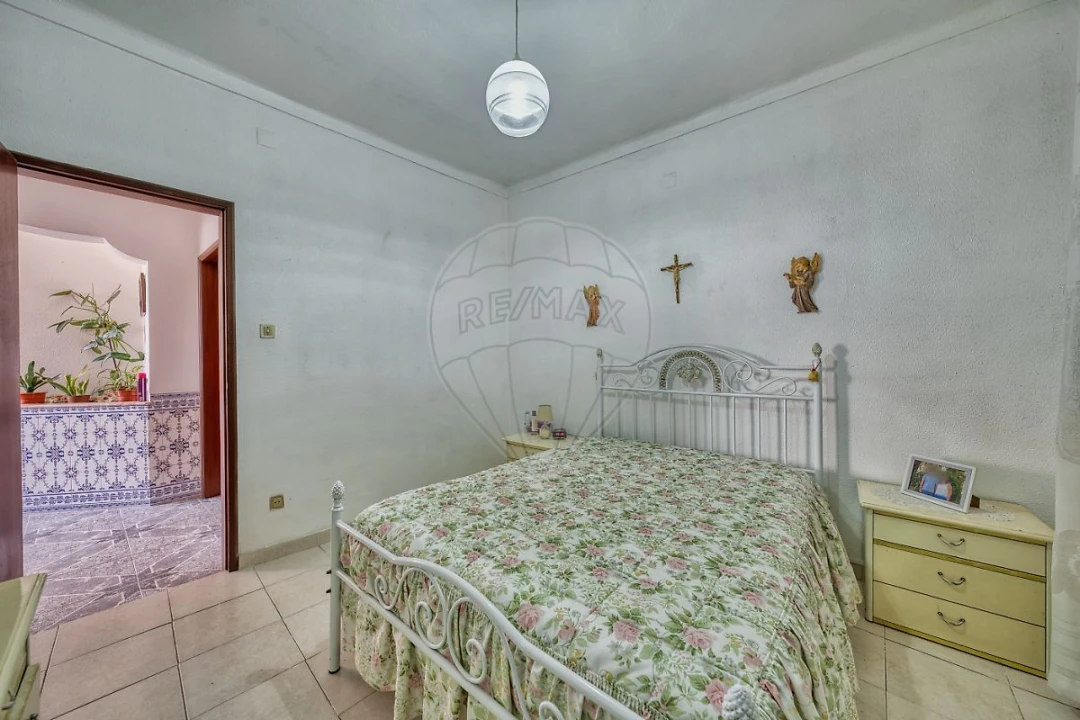 Moradia T5 para Venda em Fazendas de Almeirim Foto 12