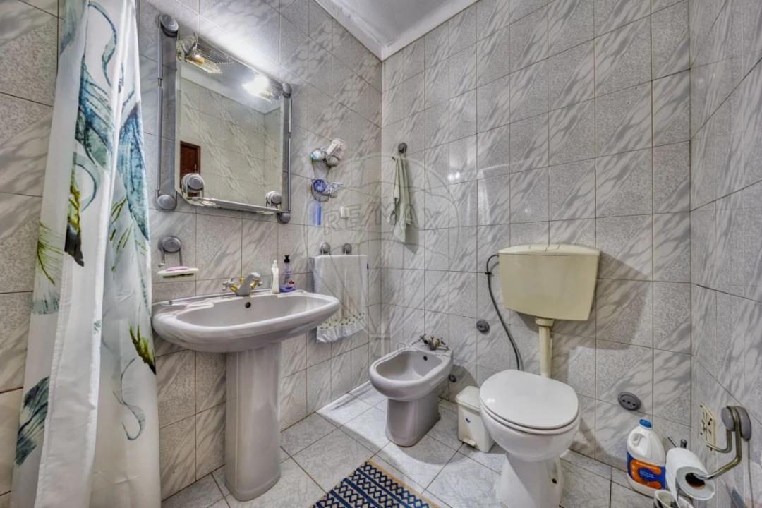 Moradia T5 para Venda em Fazendas de Almeirim Foto 9