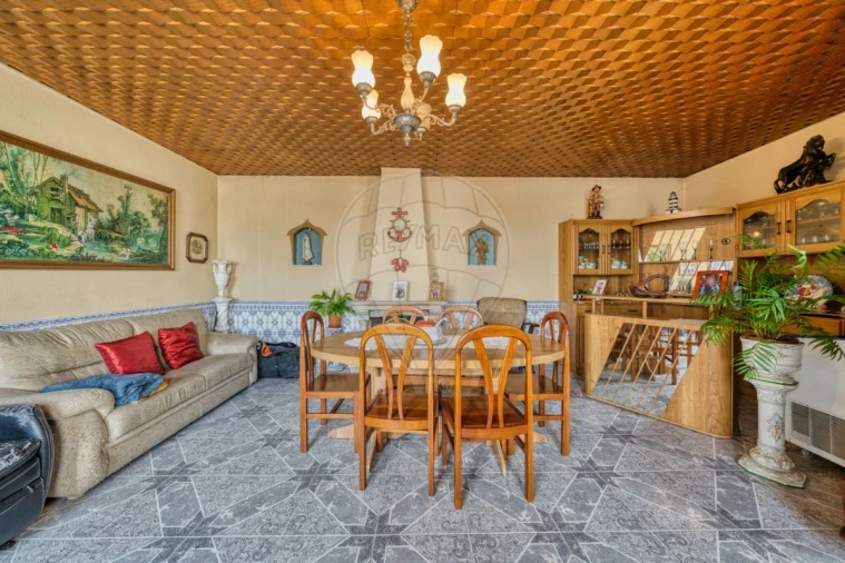 Moradia T5 para Venda em Fazendas de Almeirim Foto 6