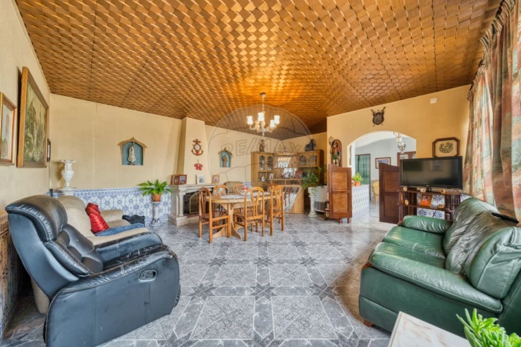 Moradia T5 para Venda em Fazendas de Almeirim Foto 4