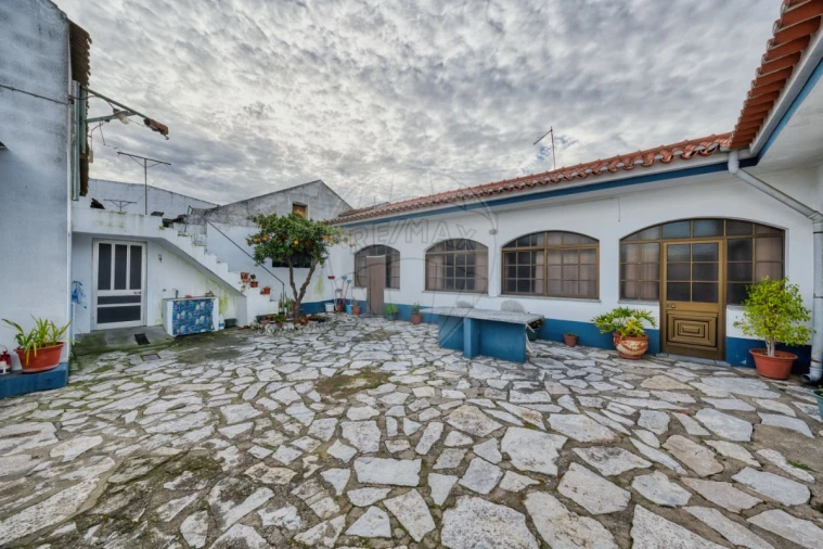 Moradia T5 para Venda em Fazendas de Almeirim Foto 35