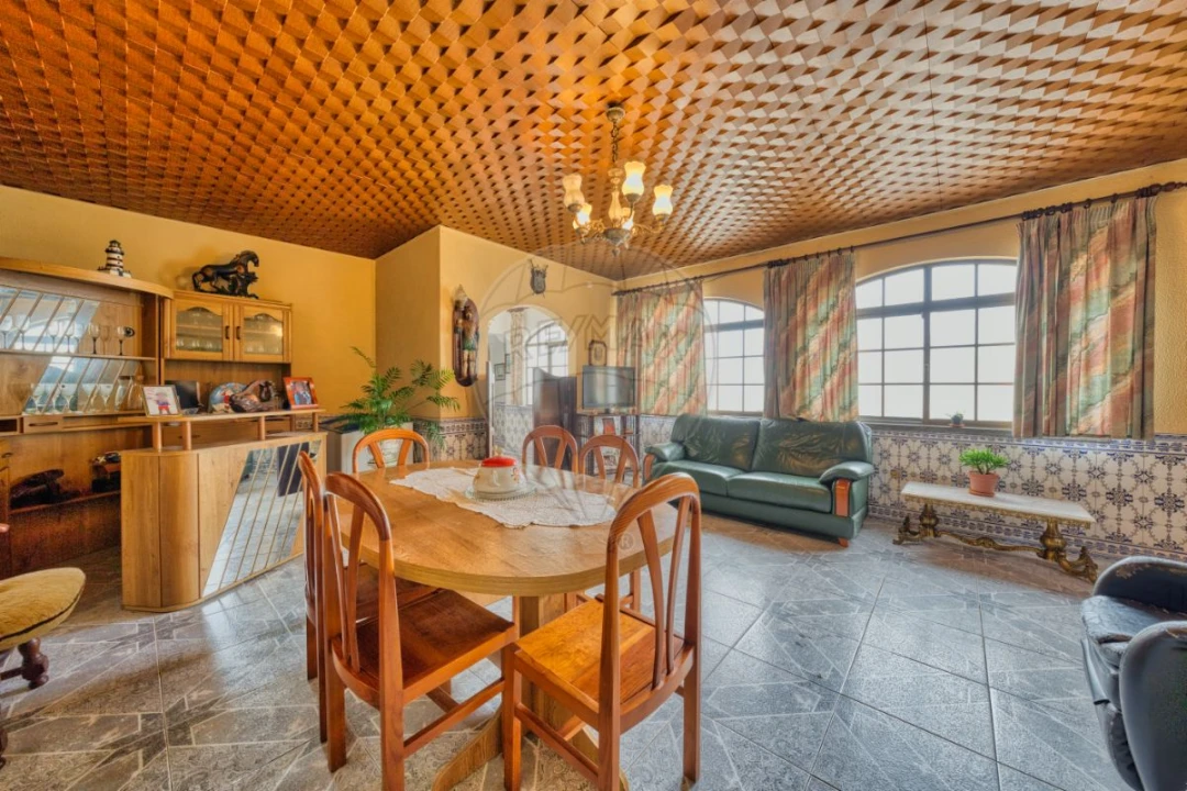 Moradia T5 para Venda em Fazendas de Almeirim Foto 5