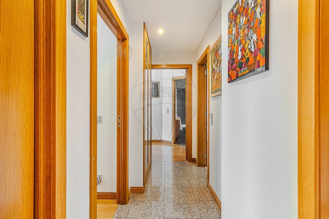 Apartamento T4 para Venda em Canidelo Foto 24