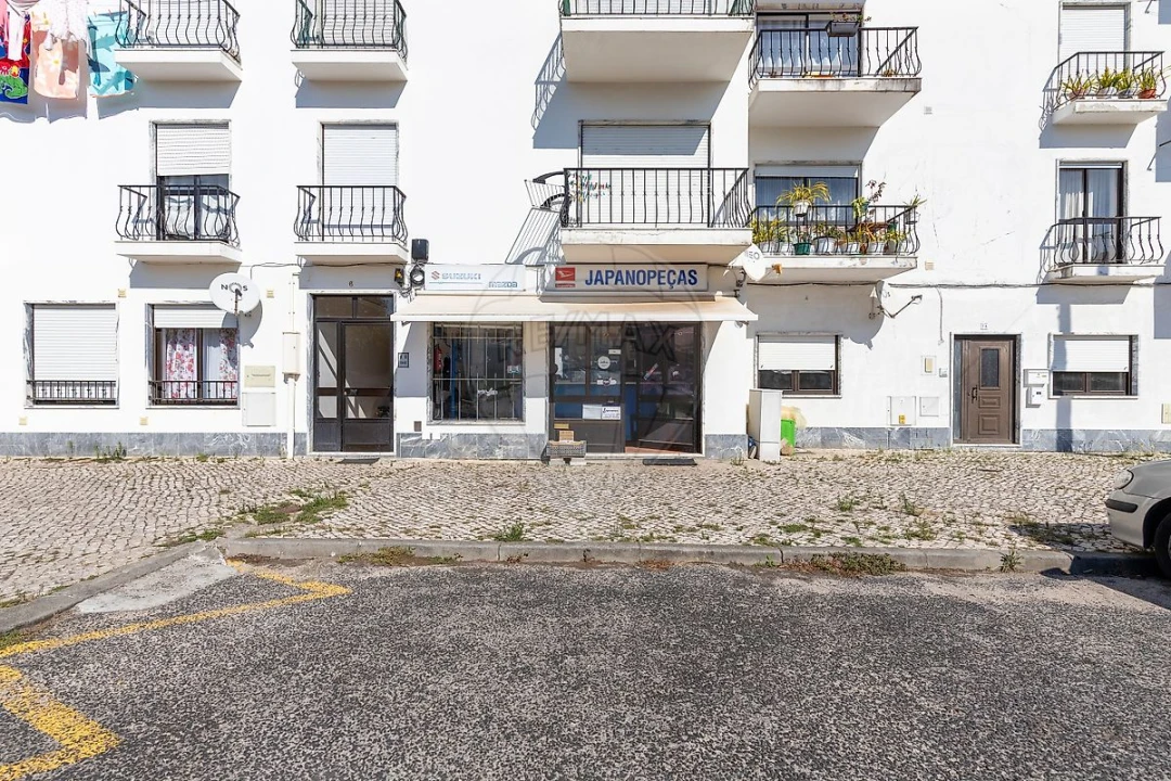 Loja para Venda em Santa Maria, São Pedro e Matacães Foto 1