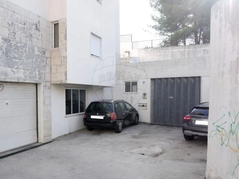 Garagem para Venda em Alverca do Ribatejo e Sobralinho Foto 2