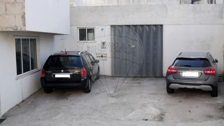 Garagem para Venda em Alverca do Ribatejo e Sobralinho