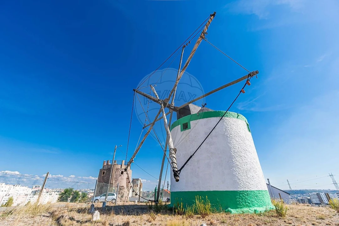 Negócio para Venda em Odivelas Foto 1