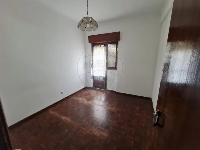 Apartamento T1 para Venda em Vialonga Foto 4