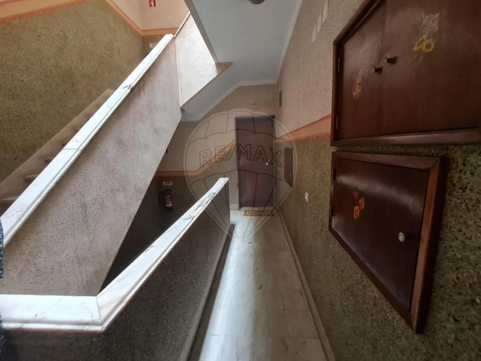 Apartamento T1 para Venda em Vialonga Foto 9