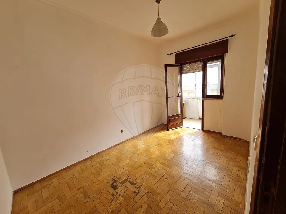 Apartamento T2 para Venda em Póvoa de Santa Iria e Forte da Casa Foto 8