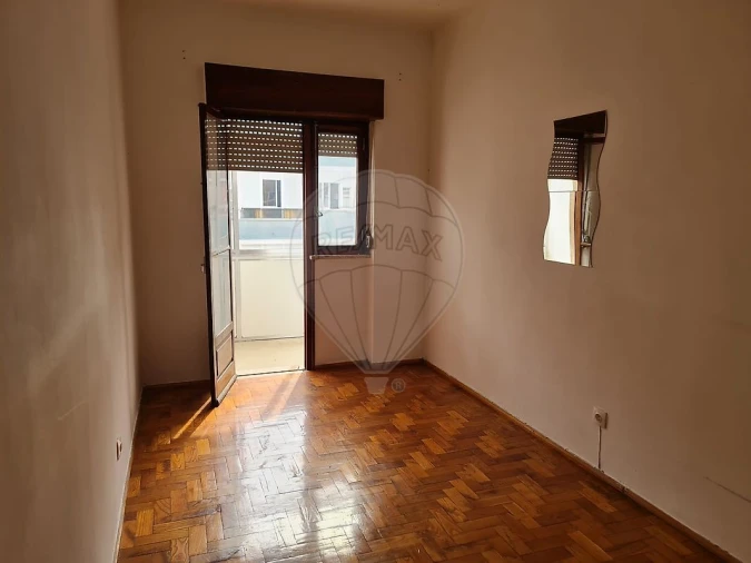 Apartamento T2 para Venda em Póvoa de Santa Iria e Forte da Casa Foto 4