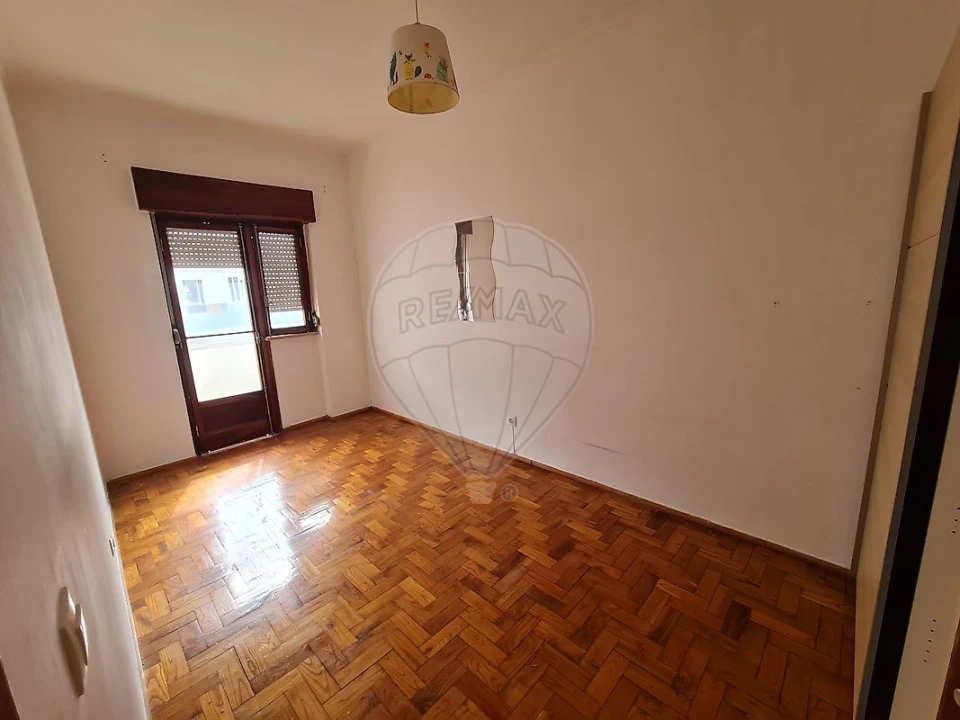 Apartamento T2 para Venda em Póvoa de Santa Iria e Forte da Casa Foto 3