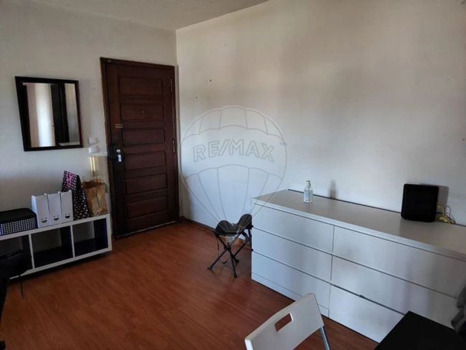 Apartamento T1 para Venda em Santo Antonio da Charneca Foto 1