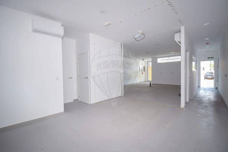 Loja para Venda em São Domingos de Rana Foto 21