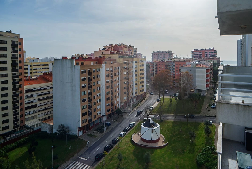 Apartamento T3 para Arrendamento em Alfragide Foto 16