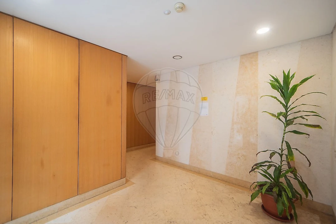 Apartamento T3 para Arrendamento em Alfragide Foto 36