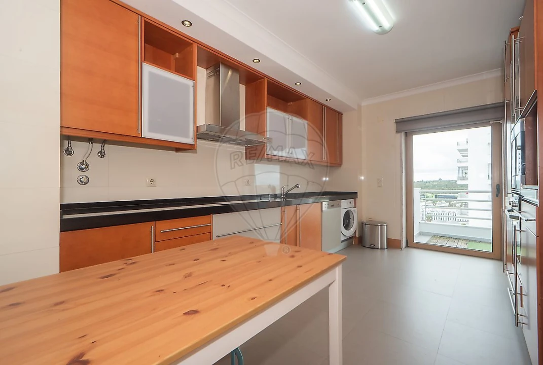 Apartamento T3 para Arrendamento em Alfragide Foto 10