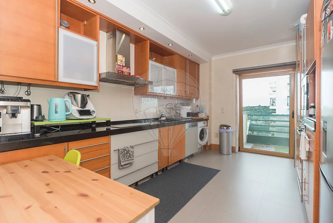 Apartamento T3 para Arrendamento em Alfragide Foto 23