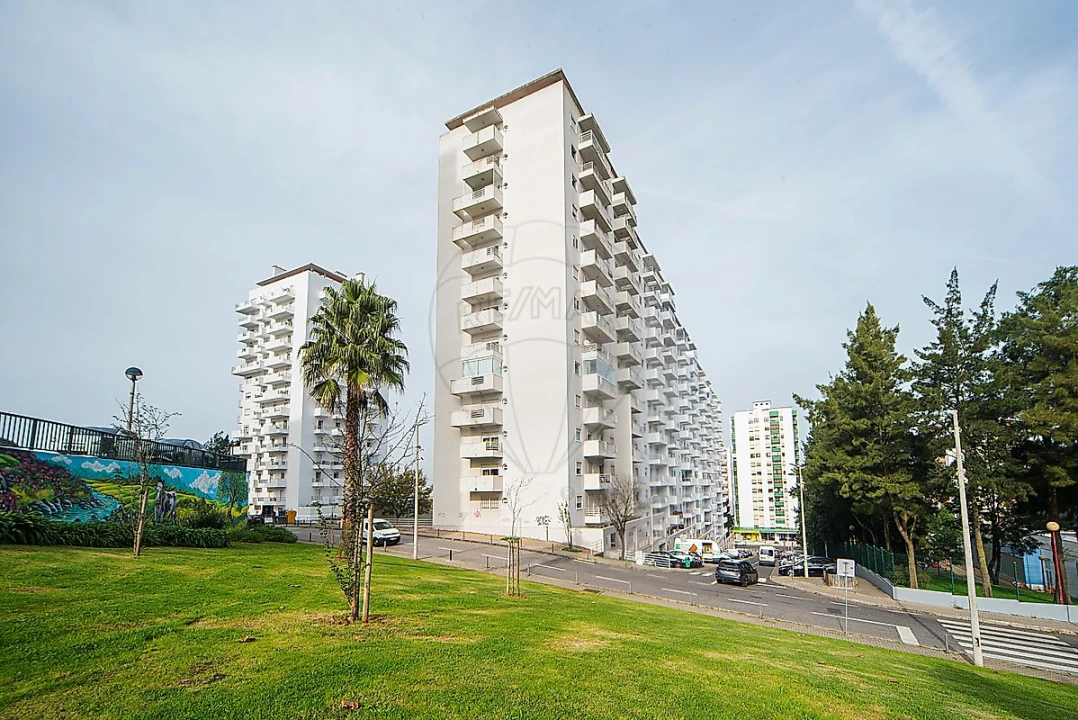 Apartamento T3 para Arrendamento em Alfragide Foto 39