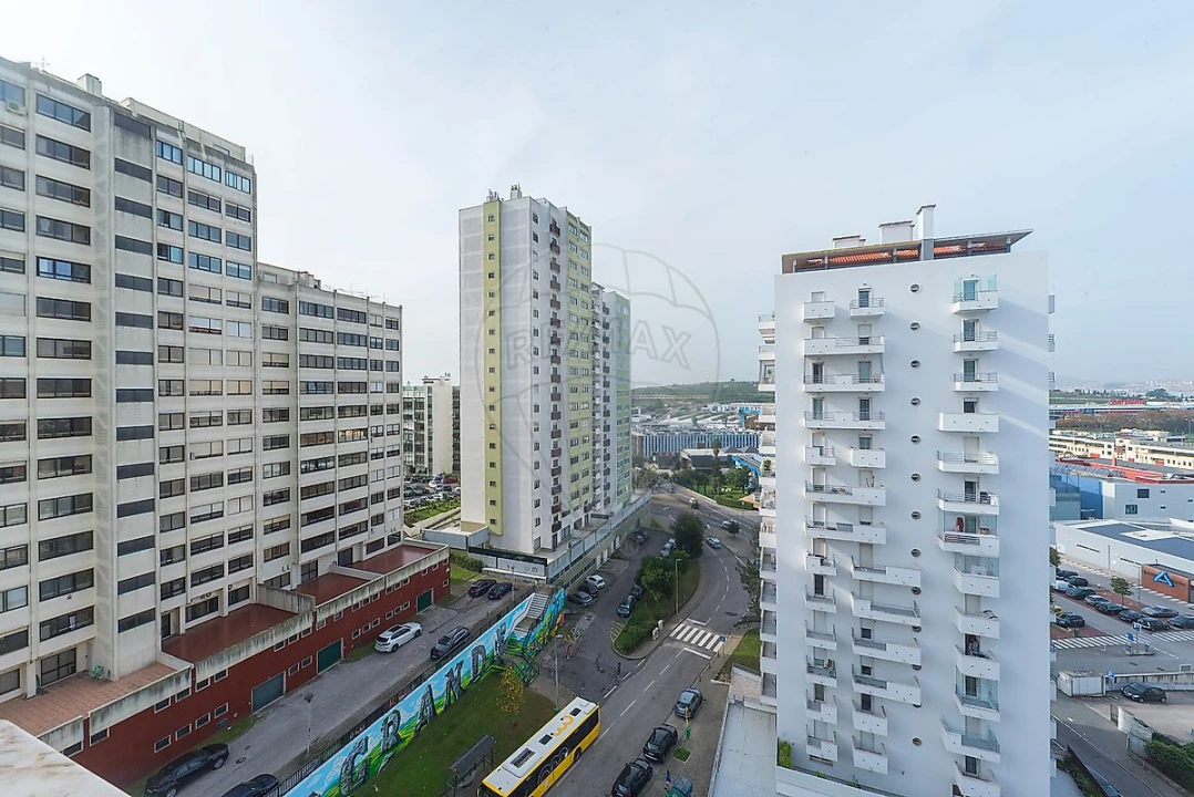 Apartamento T3 para Arrendamento em Alfragide Foto 27